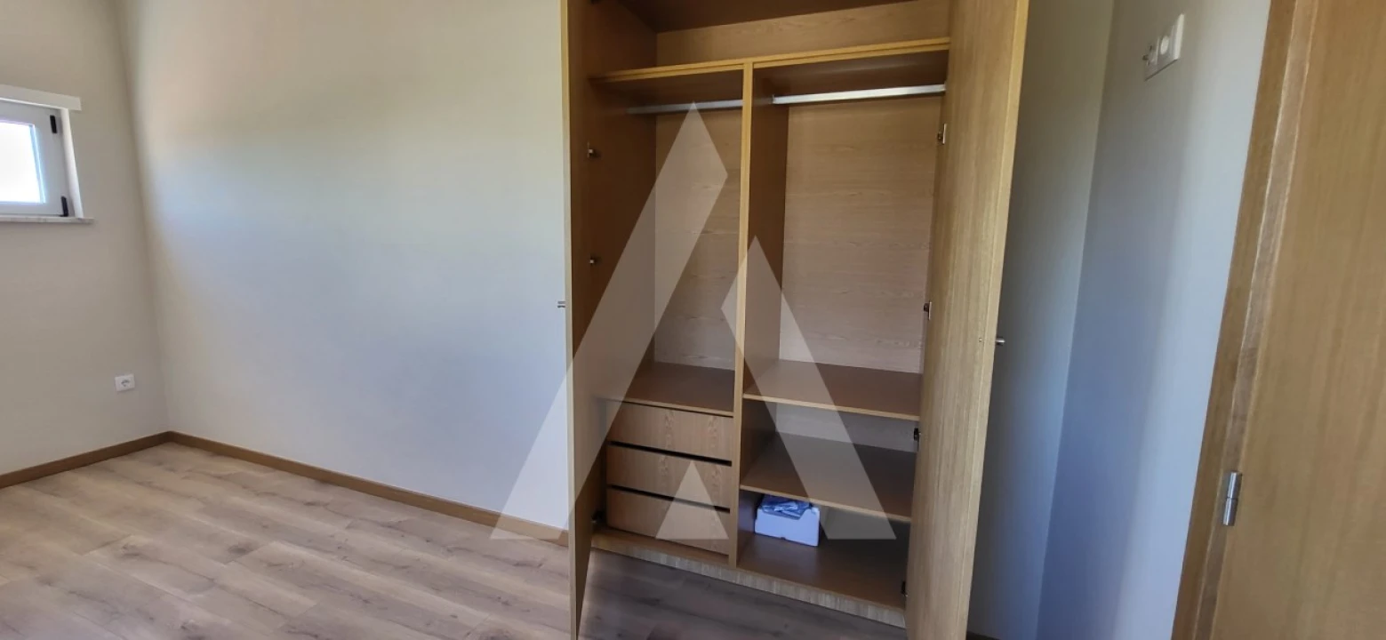 Apartamento T1 para Venda em Cavernães Foto 9