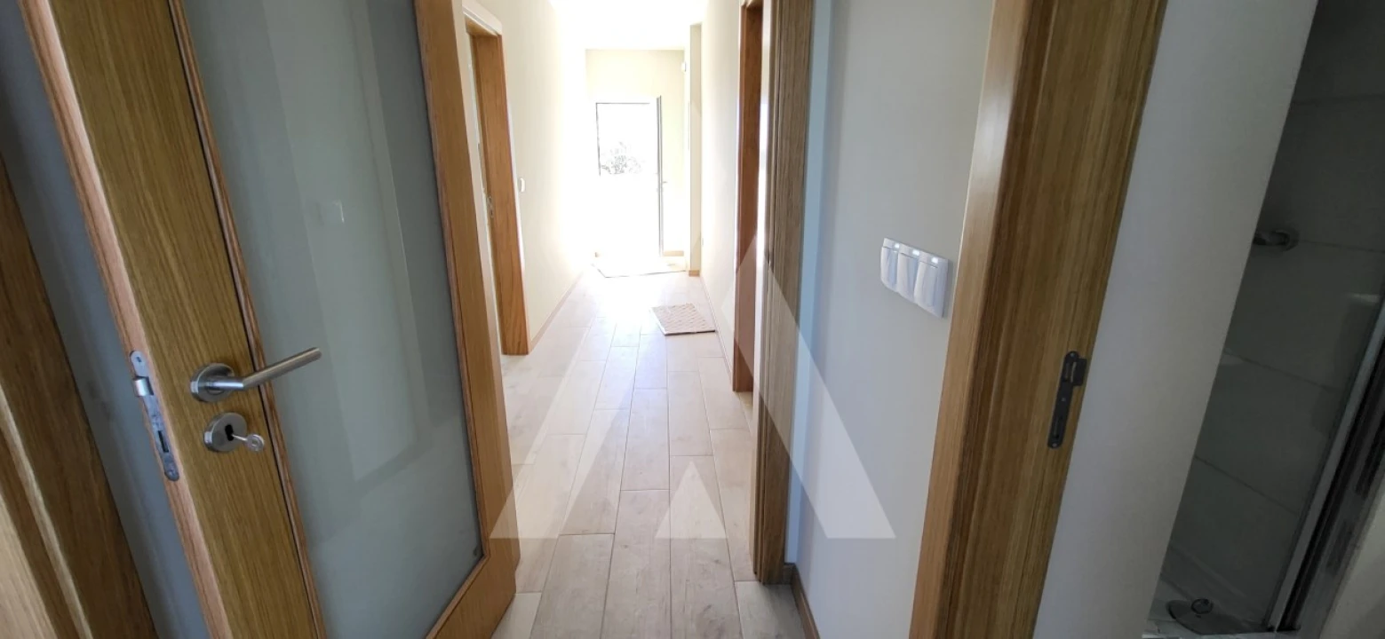 Apartamento T1 para Venda em Cavernães Foto 13