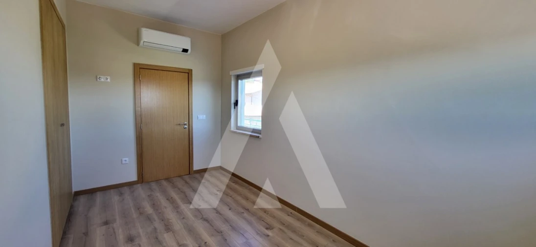 Apartamento T1 para Venda em Cavernães Foto 8