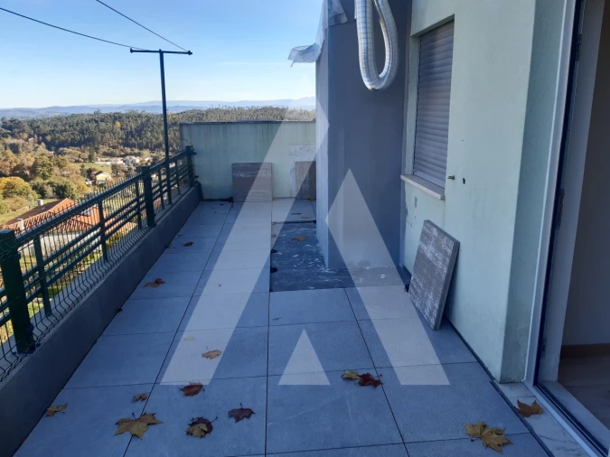 Apartamento T1 para Venda em Cavernães Foto 2