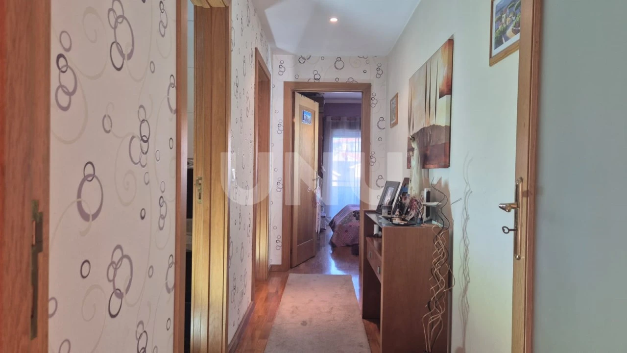 Apartamento T2 para Venda em Mozelos Foto 17