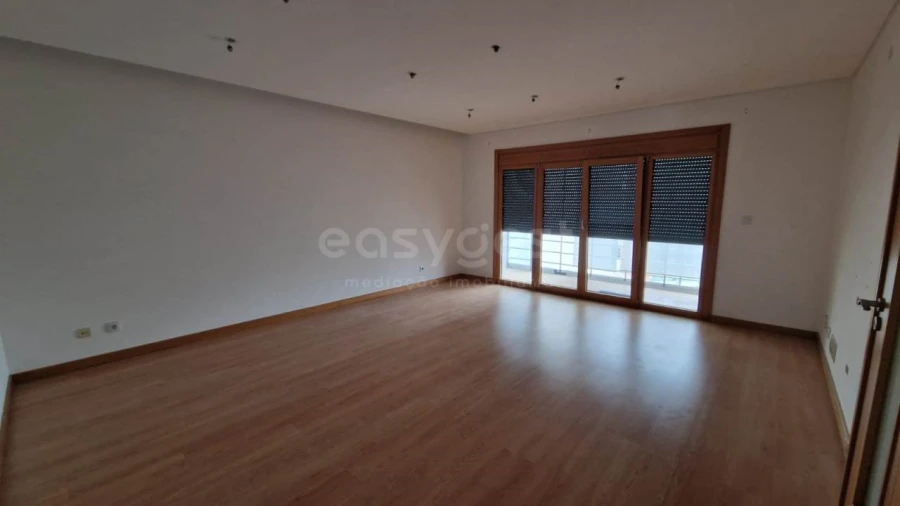 Apartamento T3 para Venda em Odivelas Foto 2