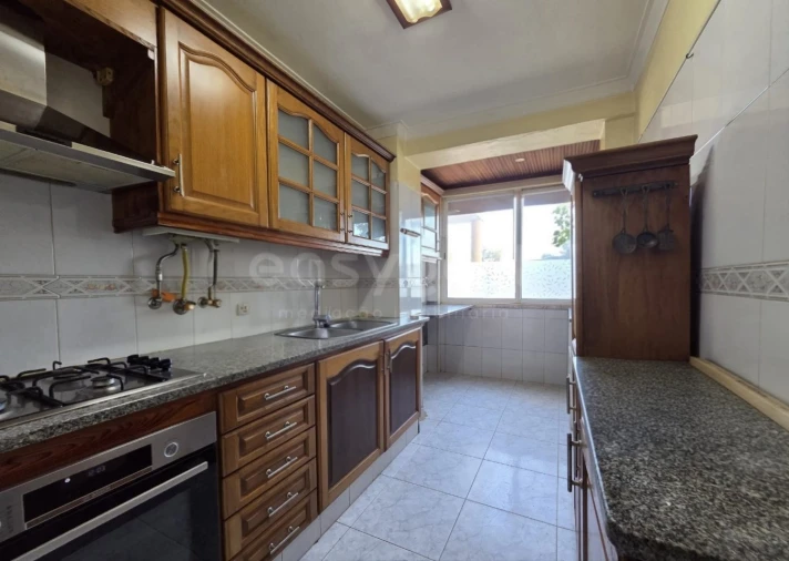 Apartamento T2 para Venda em Charneca de Caparica e Sobreda Foto 4
