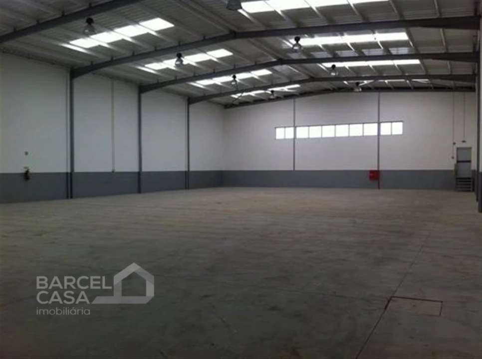 Armazém para Arrendamento em Varzea Foto 1