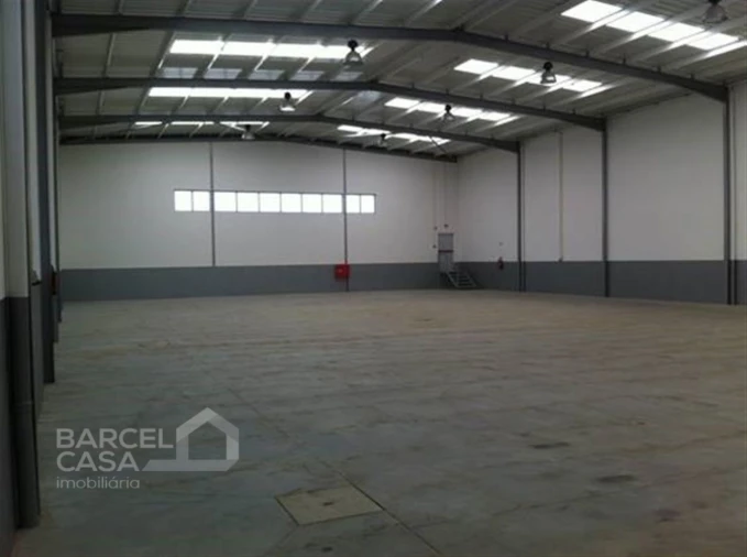 Armazém para Arrendamento em Varzea Foto 2