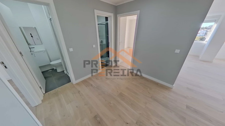 Apartamento T4 para Venda em Águas Livres Foto 18