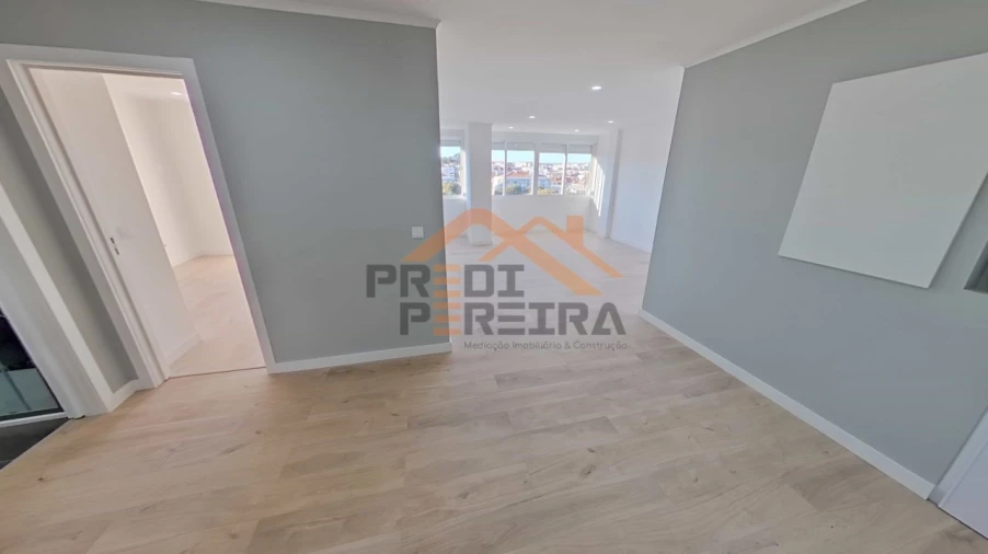 Apartamento T4 para Venda em Águas Livres Foto 19