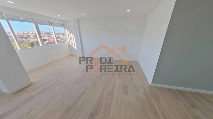 Apartamento T4 para Venda em Águas Livres Foto 9