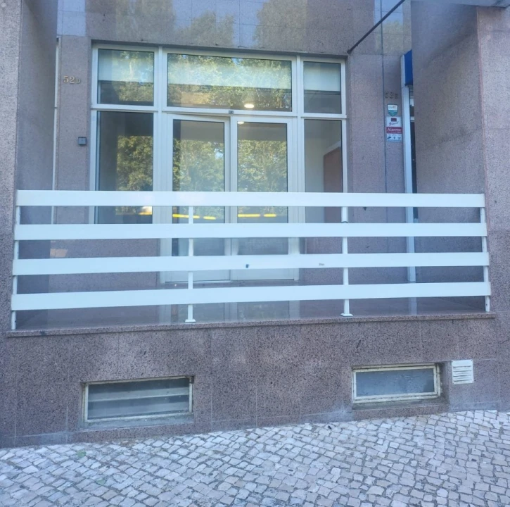 Loja para Venda em Queluz e Belas Foto 1