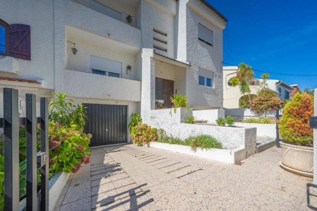 Garagem para Venda em Santo Antonio da Charneca Foto 1