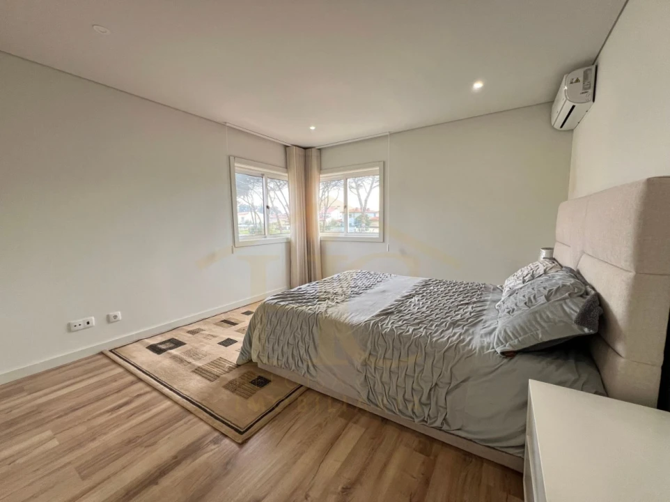 Moradia T4 para Venda em Arvore Foto 19