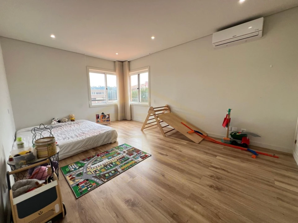 Moradia T4 para Venda em Arvore Foto 38