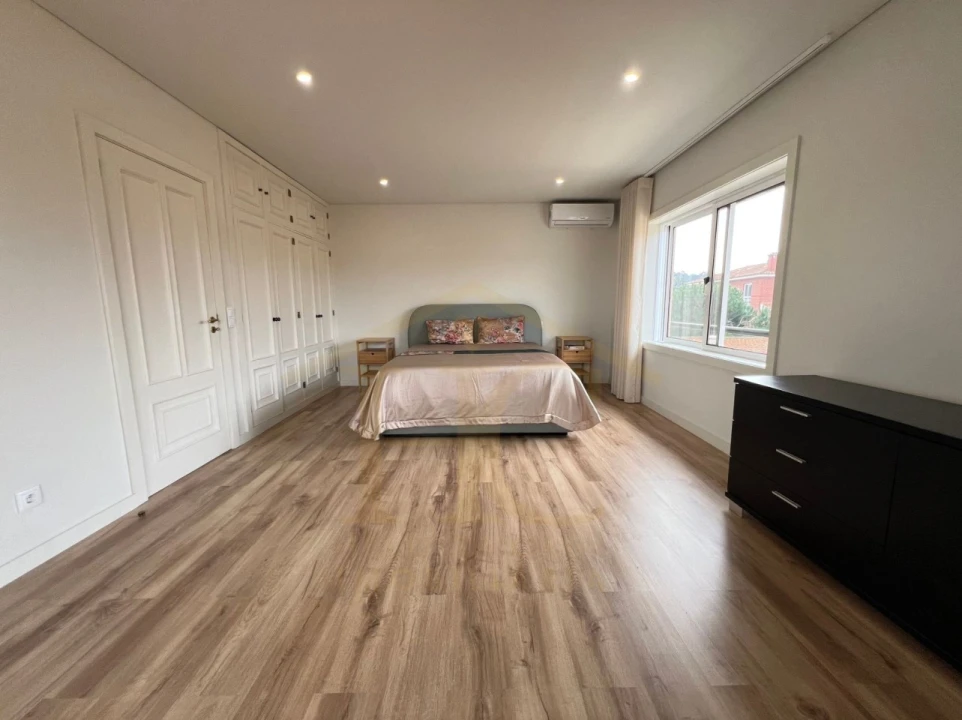 Moradia T4 para Venda em Arvore Foto 25