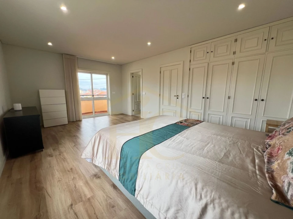 Moradia T4 para Venda em Arvore Foto 28