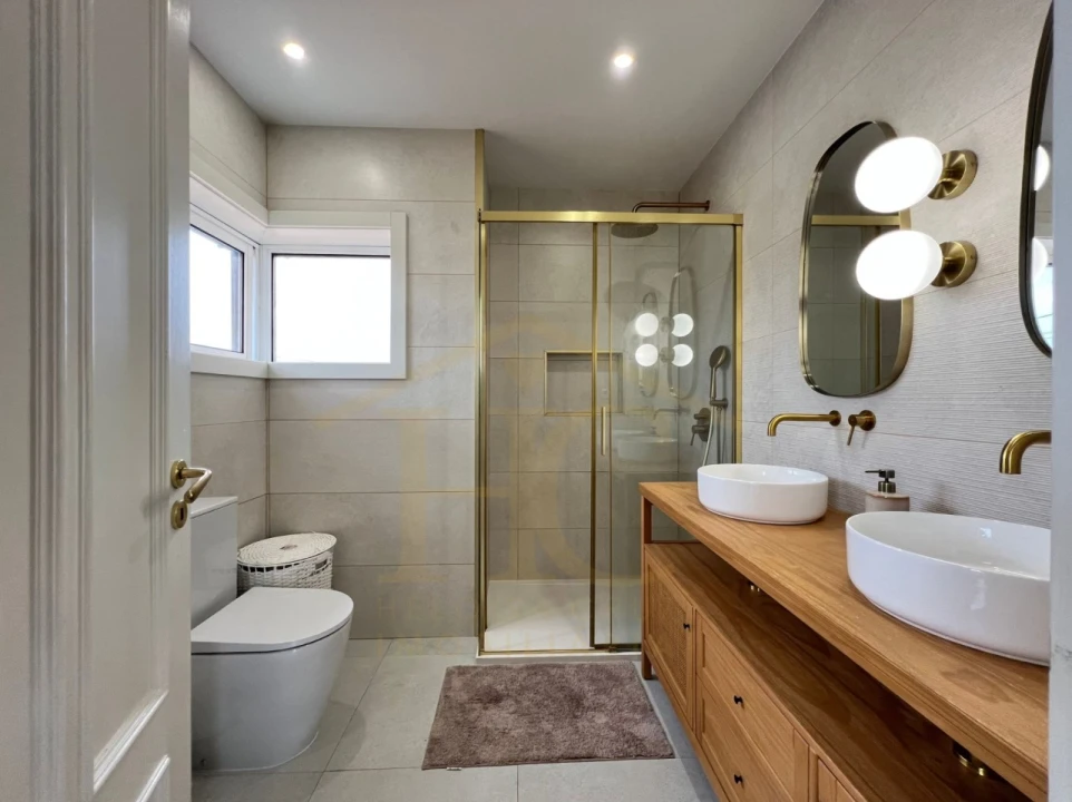 Moradia T4 para Venda em Arvore Foto 34