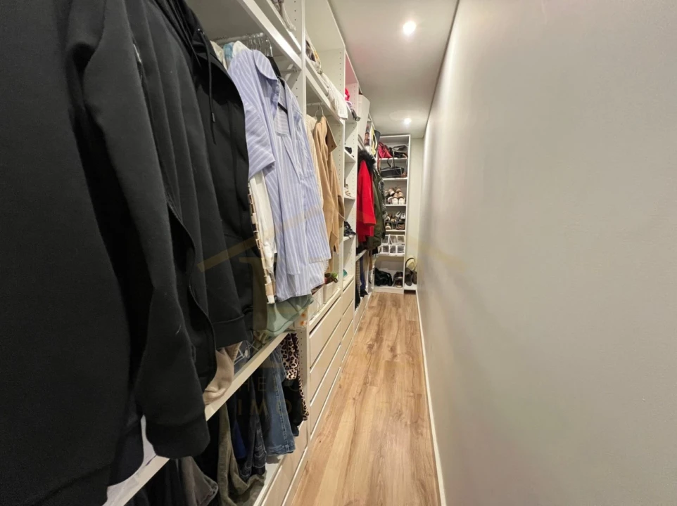 Moradia T4 para Venda em Arvore Foto 33