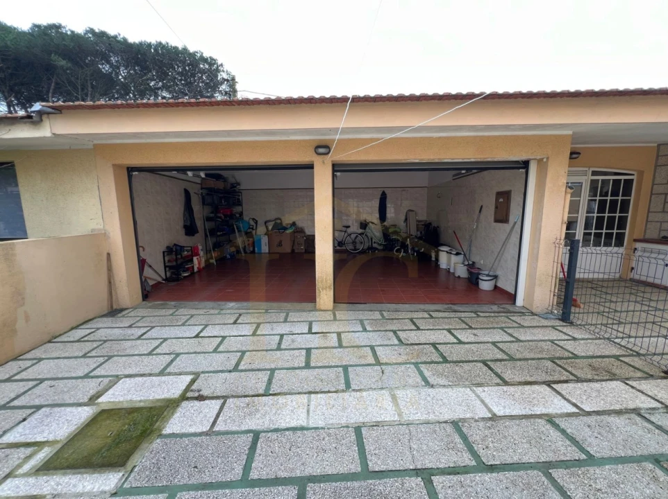 Moradia T4 para Venda em Arvore Foto 54