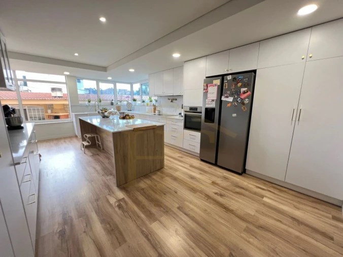 Moradia T4 para Venda em Arvore Foto 14