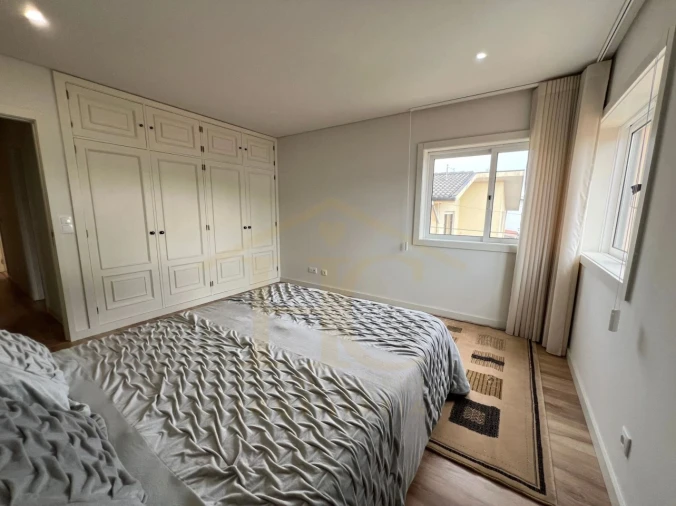 Moradia T4 para Venda em Arvore Foto 19