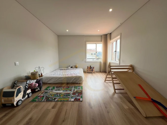 Moradia T4 para Venda em Arvore Foto 35