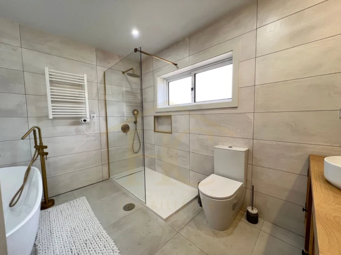 Moradia T4 para Venda em Arvore Foto 22