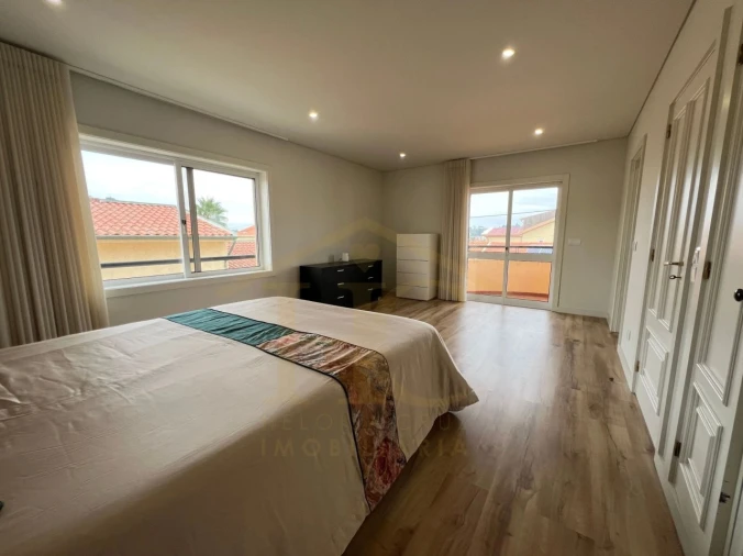 Moradia T4 para Venda em Arvore Foto 28