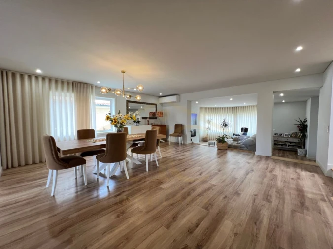 Moradia T4 para Venda em Arvore Foto 2