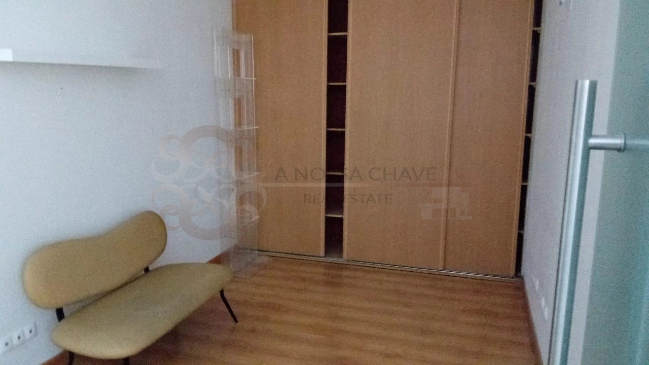 Loja para Arrendamento em Charneca de Caparica e Sobreda Foto 1