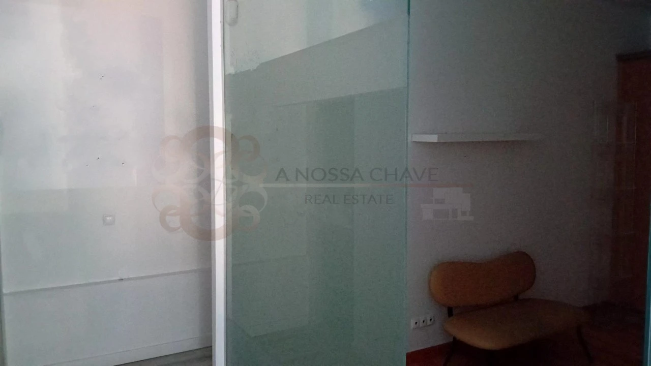 Loja para Arrendamento em Charneca de Caparica e Sobreda Foto 6
