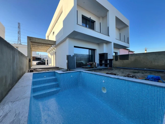 Moradia T2 para Venda em Fernao Ferro