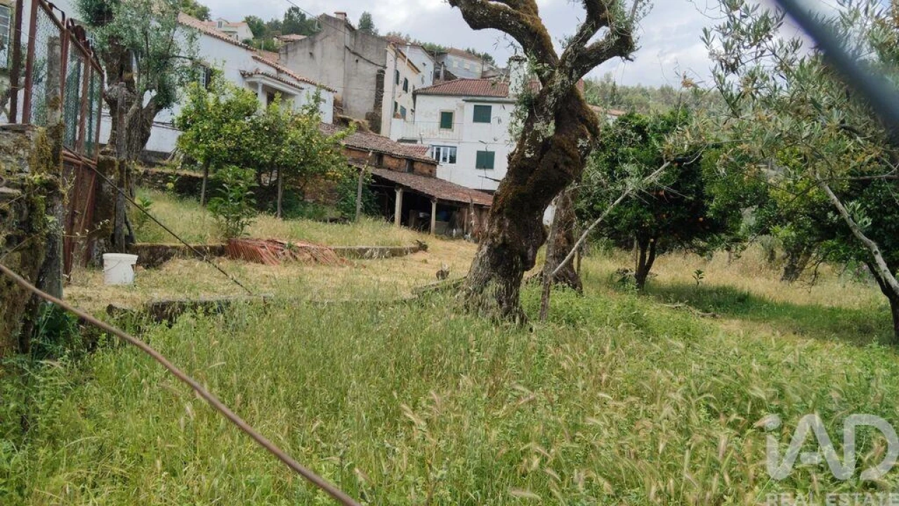 Moradia T4 para Venda em Alvares Foto 26