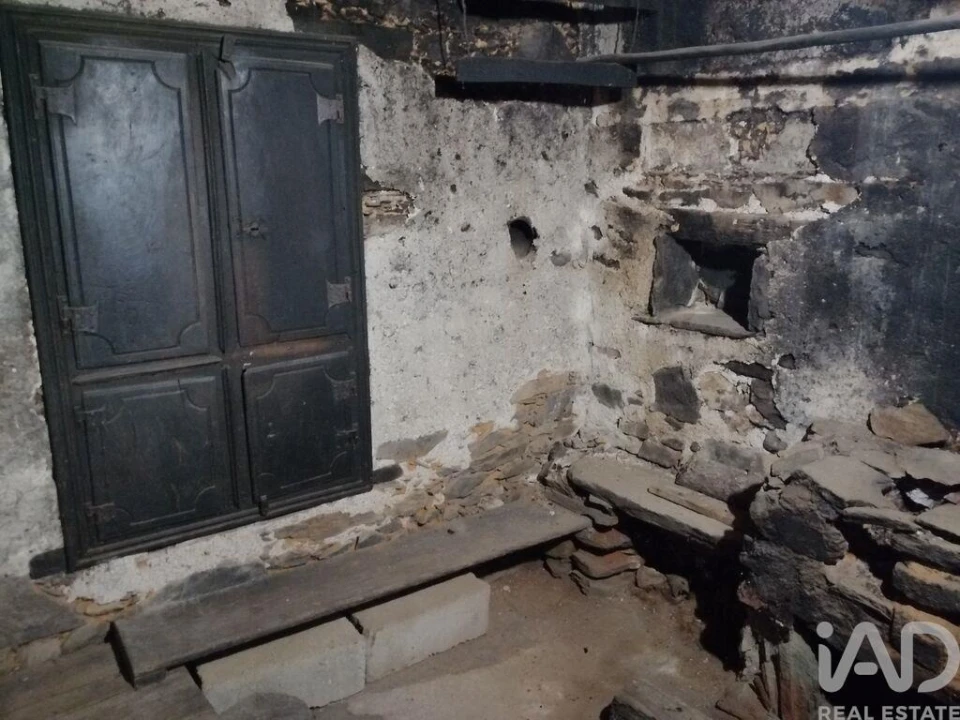 Moradia T4 para Venda em Alvares Foto 19