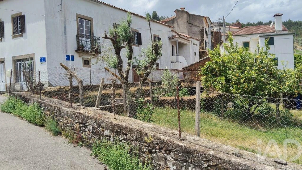 Moradia T4 para Venda em Alvares Foto 38