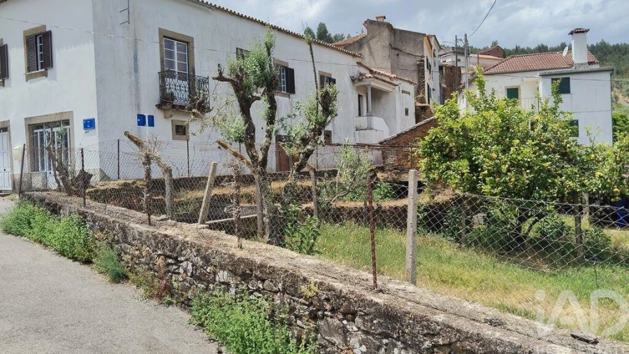 Moradia T4 para Venda em Alvares Foto 38