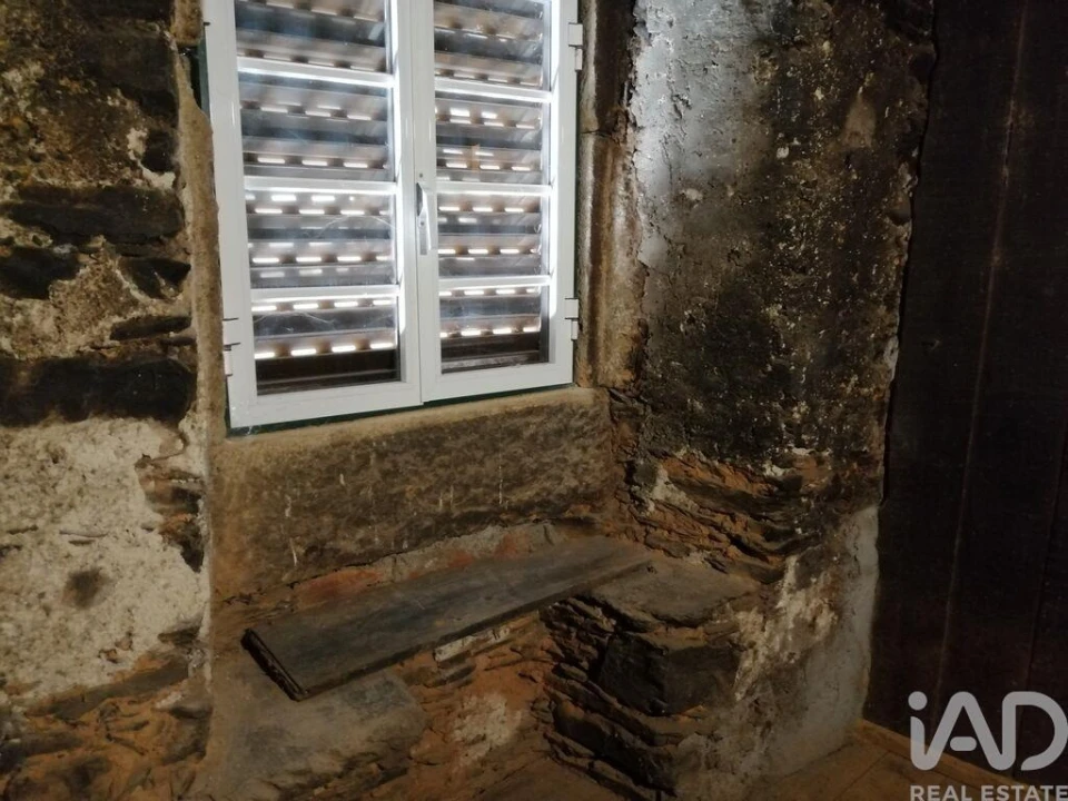 Moradia T4 para Venda em Alvares Foto 20