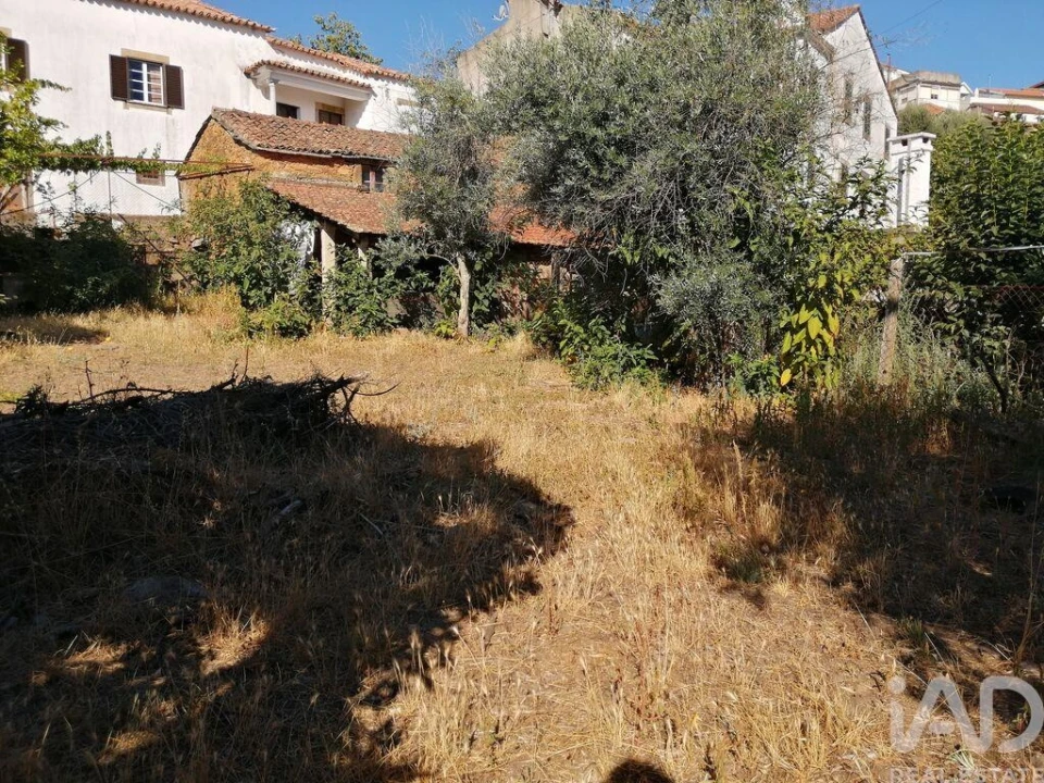 Moradia T4 para Venda em Alvares Foto 30