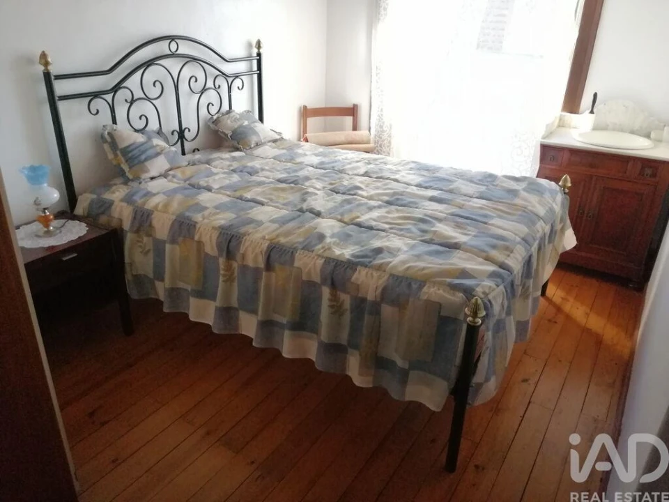 Moradia T4 para Venda em Alvares Foto 10