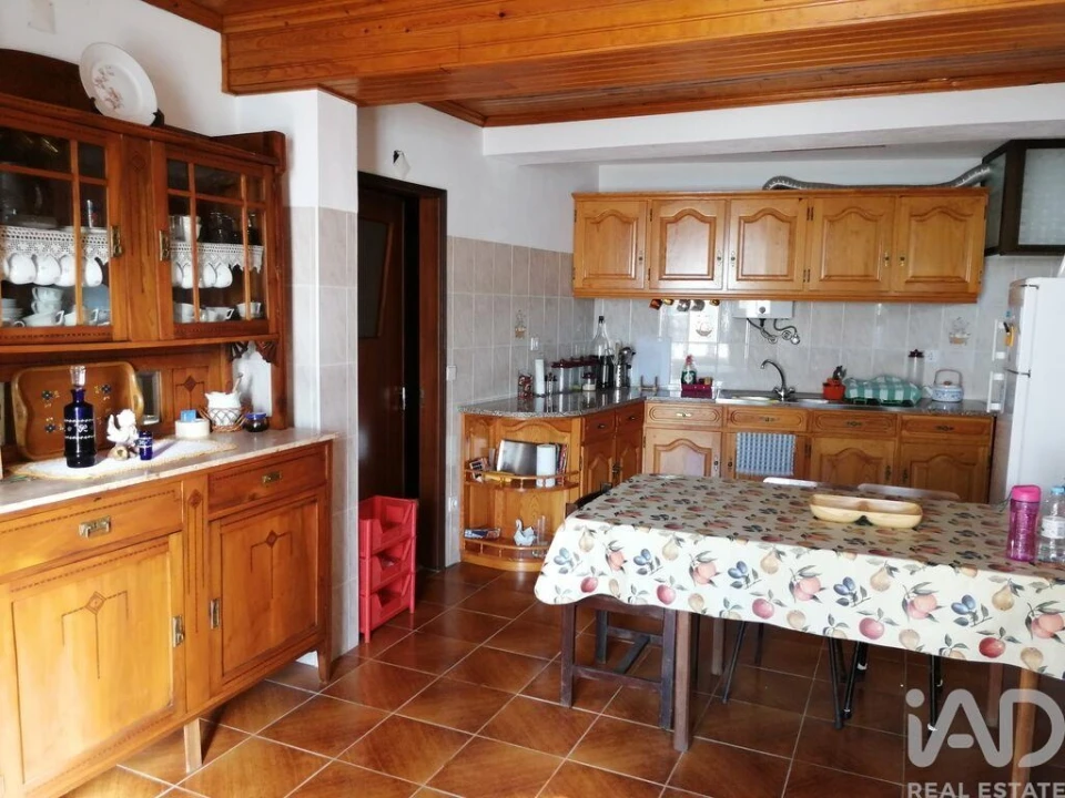 Moradia T4 para Venda em Alvares Foto 3