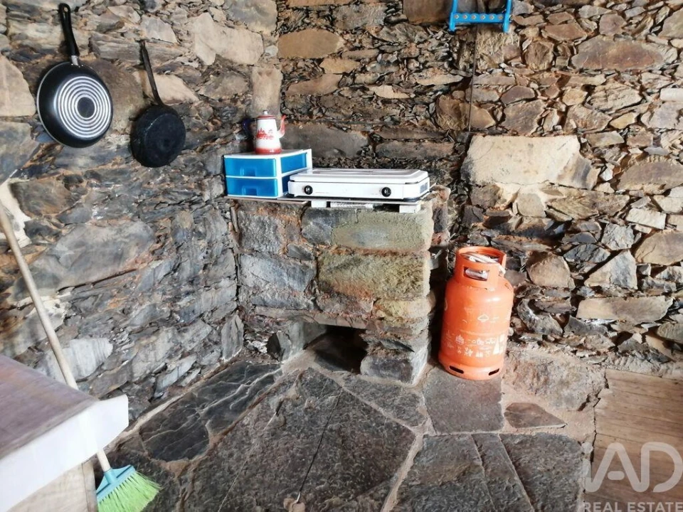 Moradia T4 para Venda em Alvares Foto 36