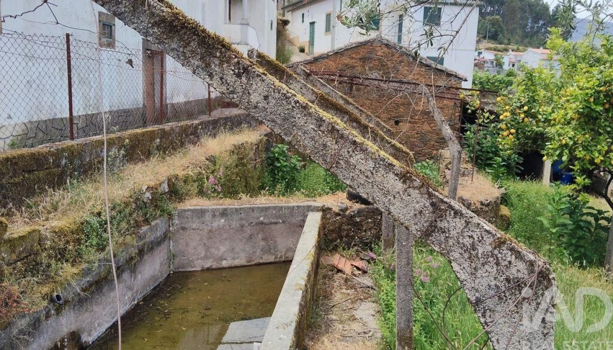 Moradia T4 para Venda em Alvares Foto 24