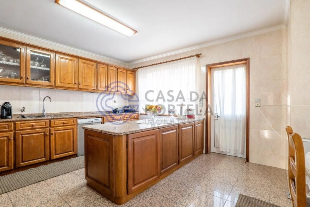 Moradia T5 para Venda em Mafamude e Vilar do Paraíso Foto 8