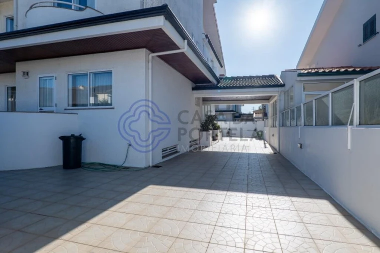 Moradia T5 para Venda em Mafamude e Vilar do Paraíso Foto 76