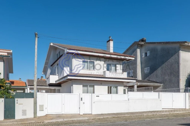 Moradia T5 para Venda em Mafamude e Vilar do Paraíso Foto 87