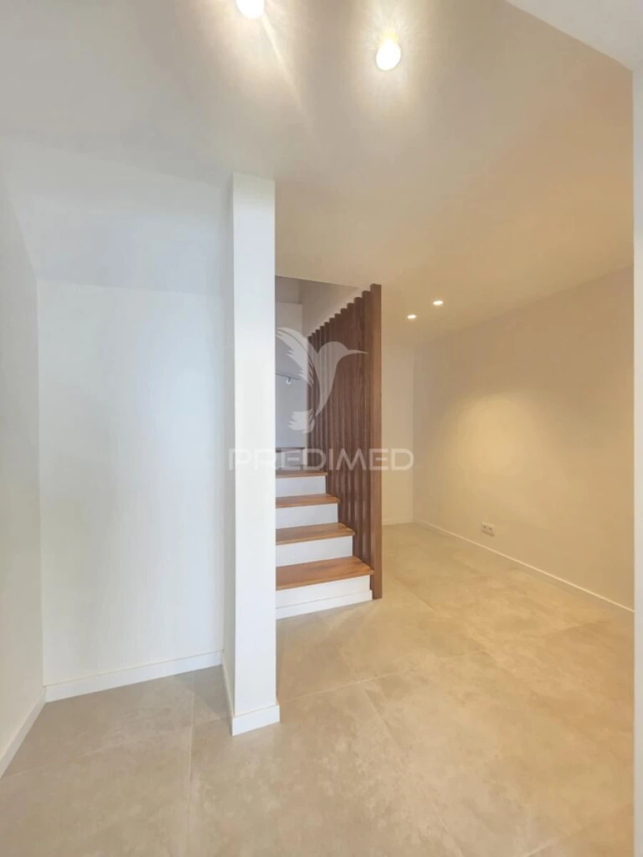 Moradia T3 para Venda em Santo Antonio Foto 11