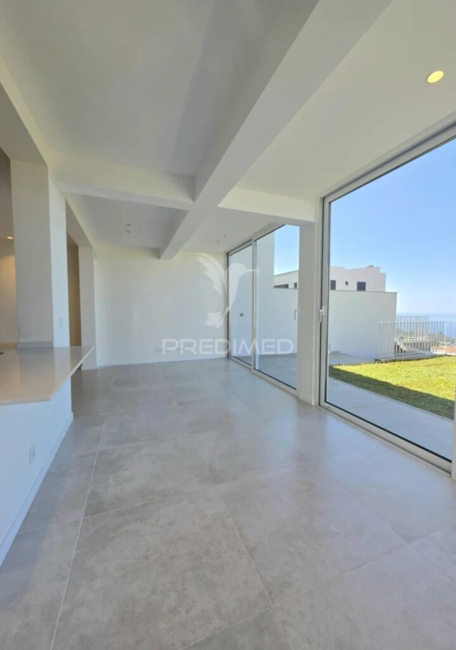 Moradia T3 para Venda em Santo Antonio Foto 5