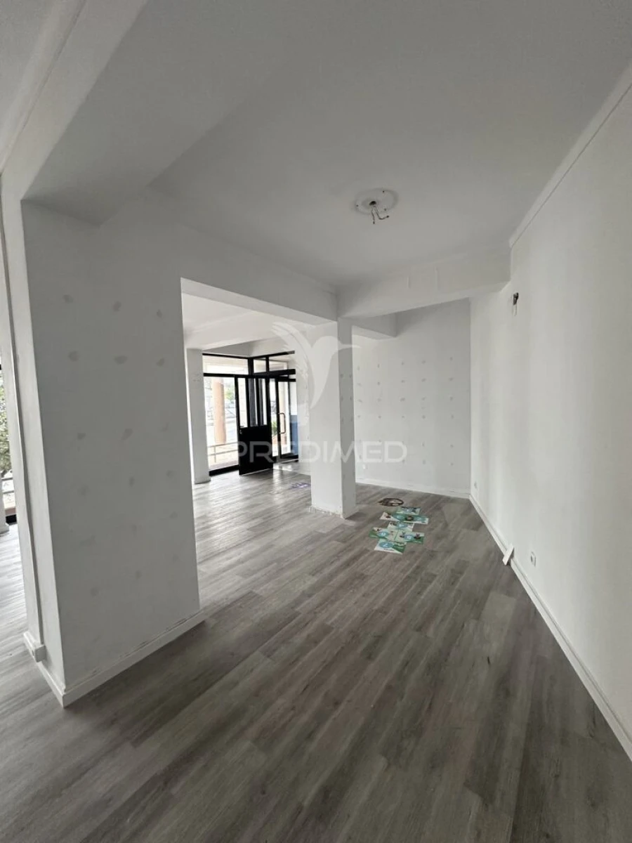 Loja para Arrendamento em Leiria, Pousos, Barreira e Cortes Foto 4