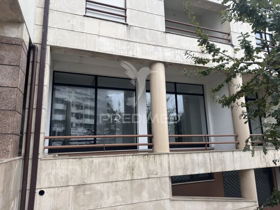 Loja para Arrendamento em Leiria, Pousos, Barreira e Cortes Foto 1