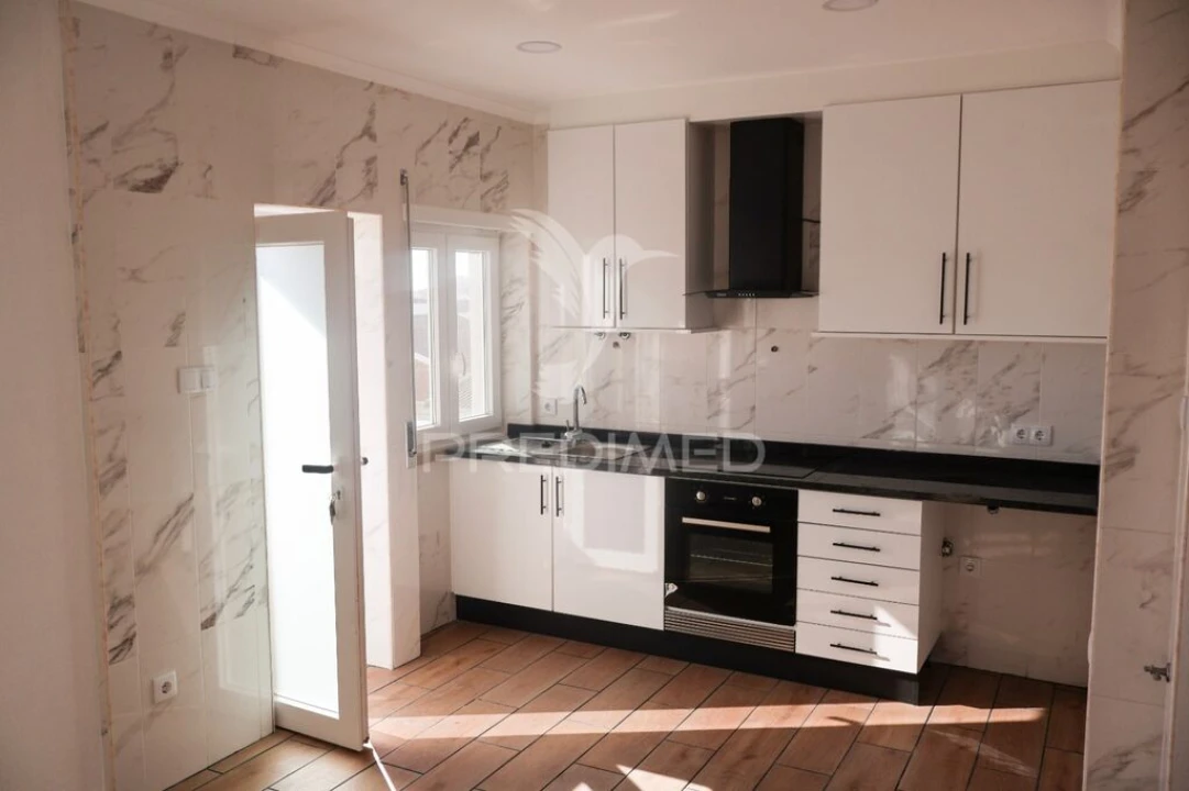 Apartamento T1 para Venda em São Martinho do Porto Foto 19