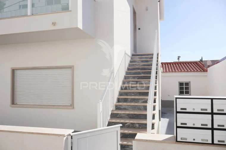 Apartamento T1 para Venda em São Martinho do Porto Foto 3