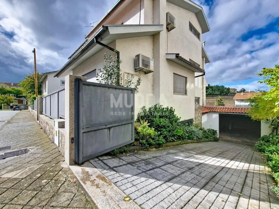 Moradia T5 para Venda em Sé, Santa Maria e Meixedo Foto 14